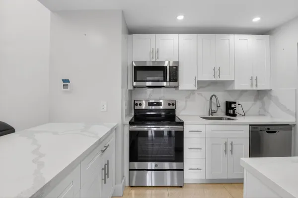 $190,000 | 15453 Lakes Of Delray Boulevard, Unit 204, Delray Beach, FL 33484