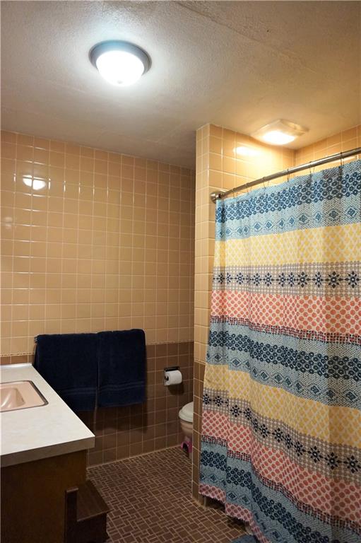 513 Mercer Road Slippery Rock, PA 16057 - Photo 24 of 25 Full bathroom off of the hallway!