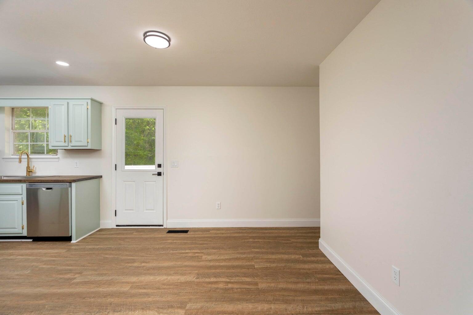 300 Hi Tech Lane Dayton, TN 37321 - Photo 11 of 34 Dining
