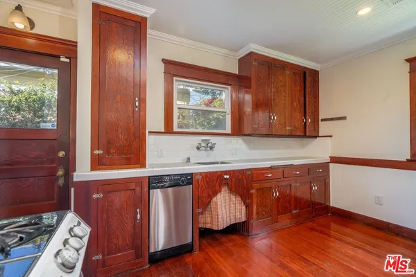 $4,995 | 4253 Fountain Avenue, Los Angeles, CA 90027