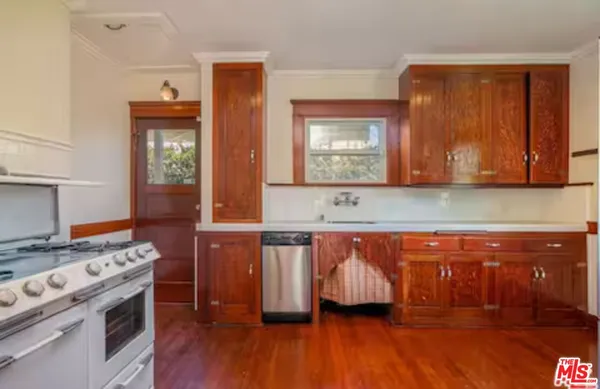 $4,995 | 4253 Fountain Avenue, Los Angeles, CA 90027