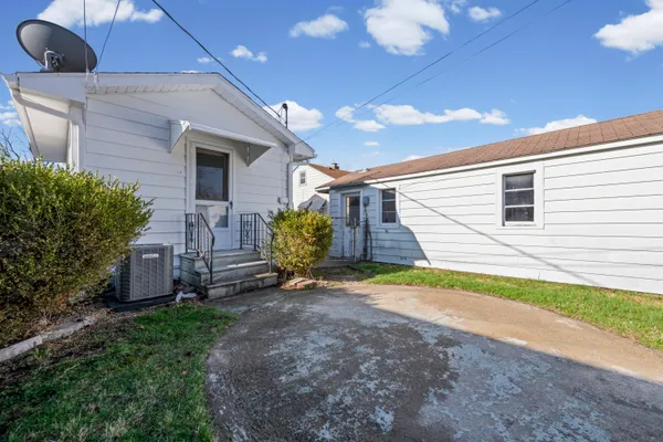 $279,900 | 731 Donald Avenue, Royal Oak, MI 48073