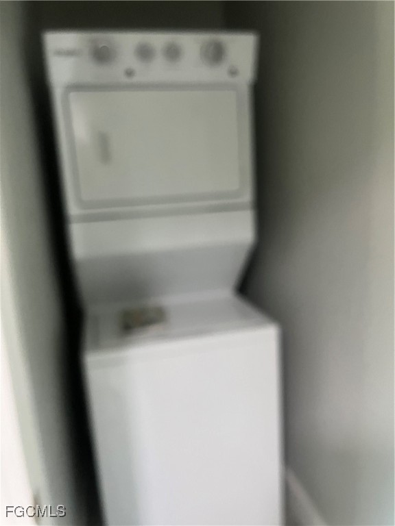 154 Village Circle LaBelle, FL 33935 - Photo 4 of 6 a close up view of washer and dryer