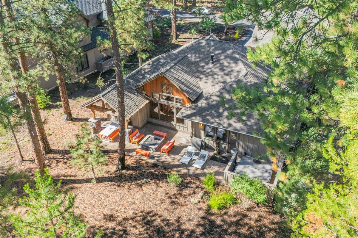 56278 Sable Rock Loop Bend, OR 97707 - Photo 50 of 54 front view of a house with a yard