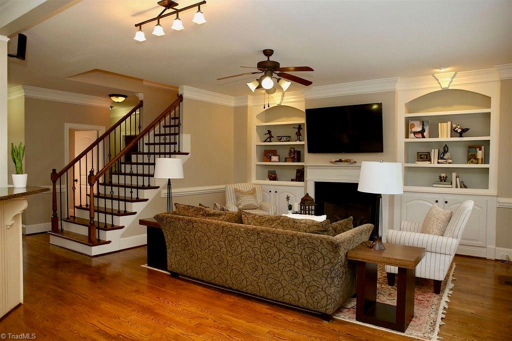 8 Beech Ridge Court Greensboro, NC 27455 - Photo 4 of 25
