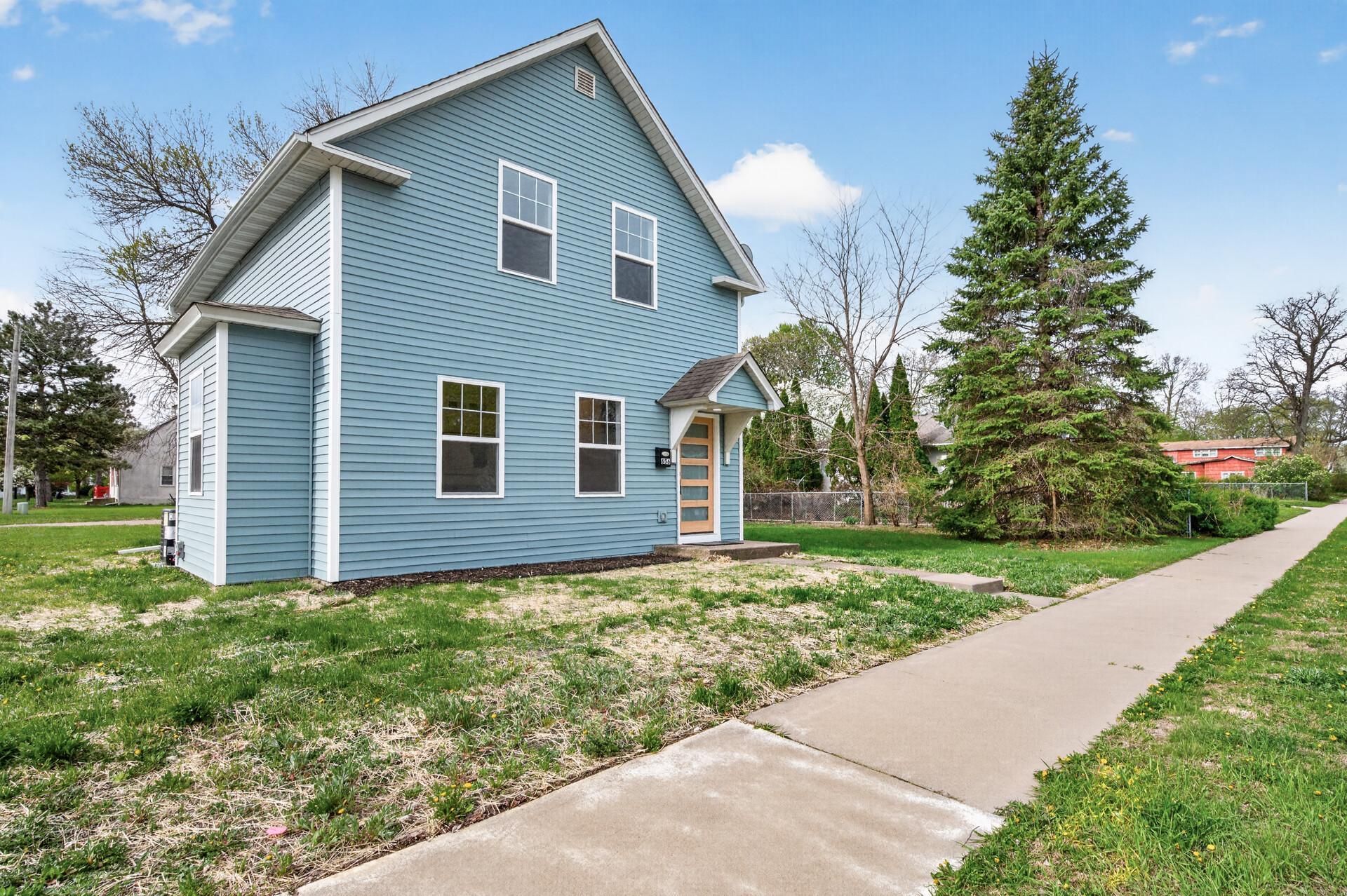 656 Madison Street Anoka, MN 55303 - Photo 3 of 30