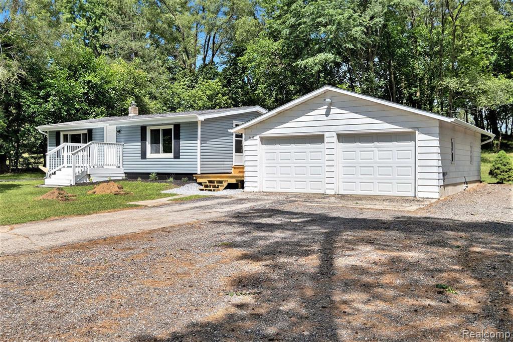 7087 Geeck Road Durand, MI 48429 - Photo 7 of 33