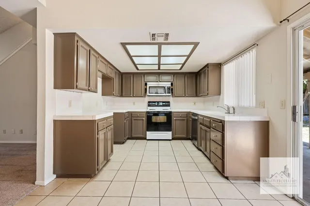 $2,450 | 8840 North Barton Avenue, Fresno, CA 93720