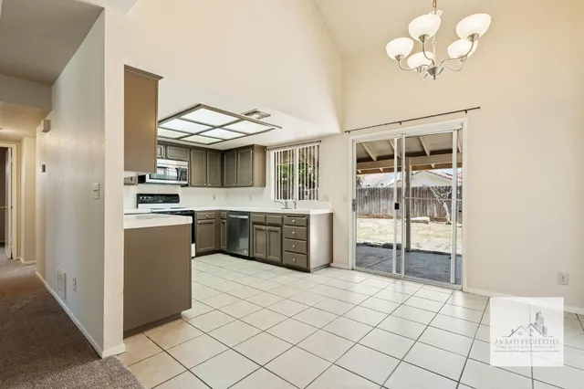 $2,450 | 8840 North Barton Avenue, Fresno, CA 93720