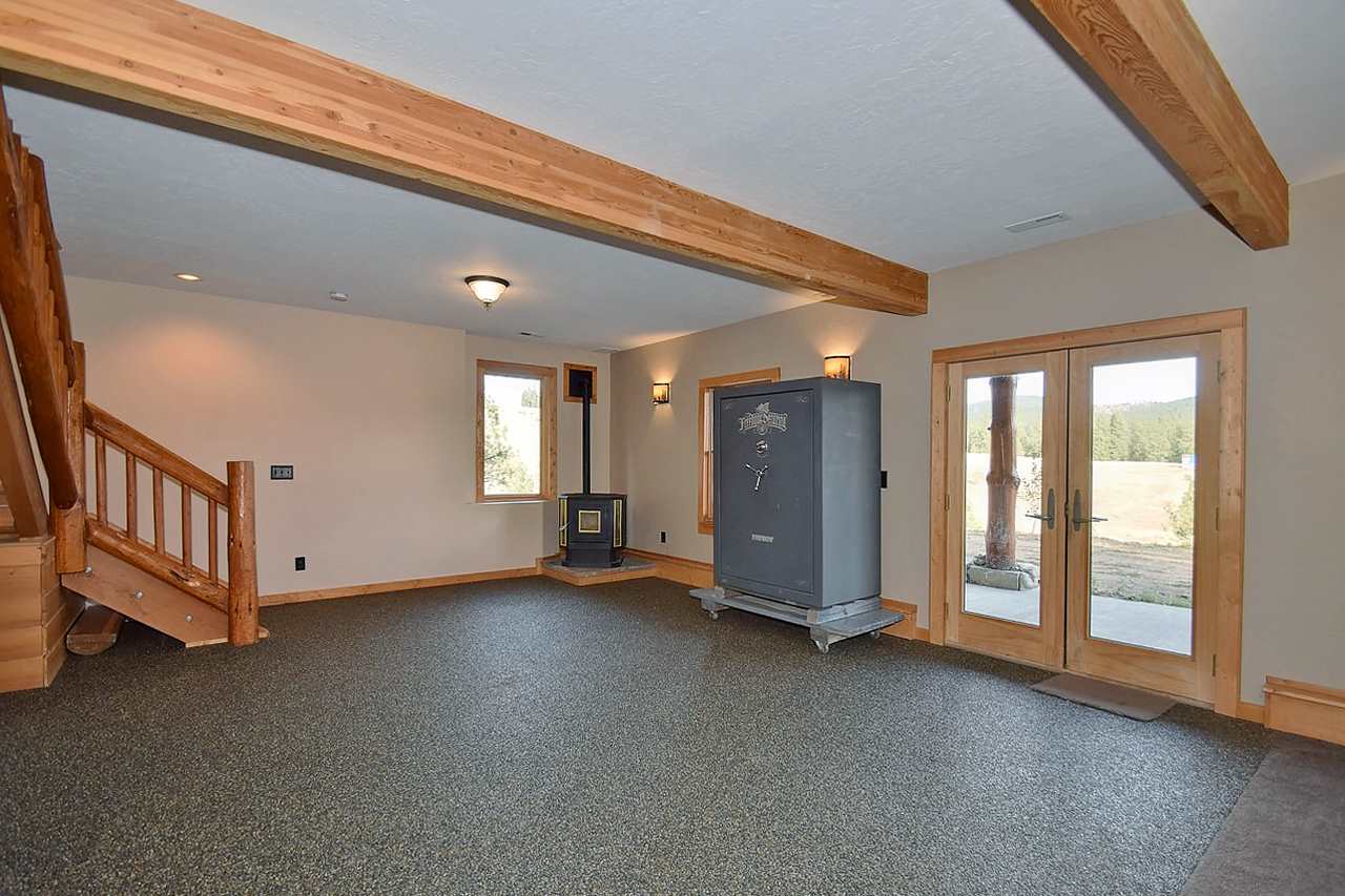 12817 East Sillman Road Mead, WA 99021 - Photo 13 of 20