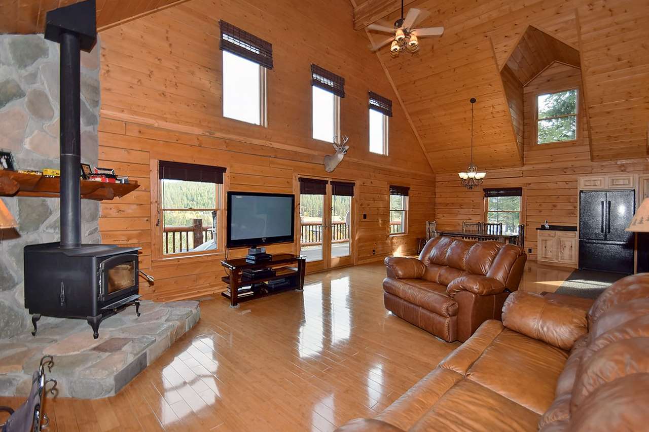 12817 East Sillman Road Mead, WA 99021 - Photo 3 of 20