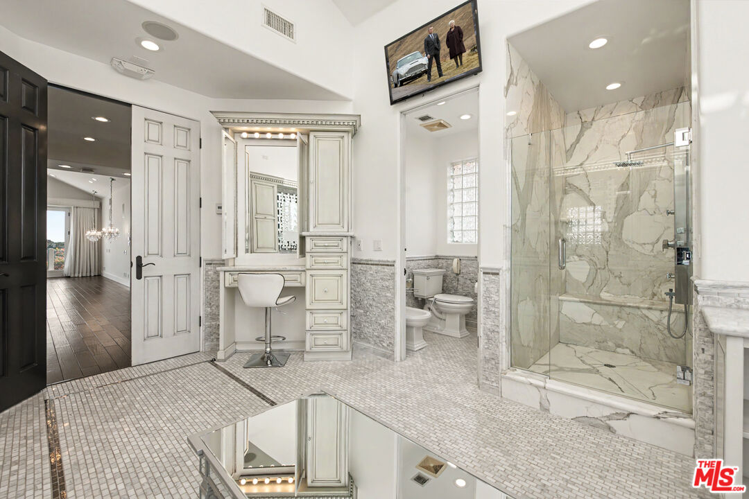 12608 Promontory Road Los Angeles, CA 90049 - Photo 33 of 59