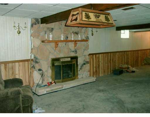 312 Arona Road Irwin, PA 15642 - Photo 5 of 8 Den/Family/Great Room.