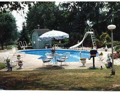 312 Arona Road Irwin, PA 15642 - Photo 7 of 8 Swimming Pool/Hot Tub/Sauna.