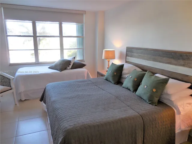 $5,300 | 5151 Collins Avenue, Unit 519, Miami Beach, FL 33140