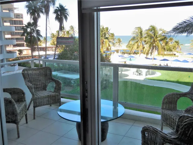 $5,300 | 5151 Collins Avenue, Unit 519, Miami Beach, FL 33140