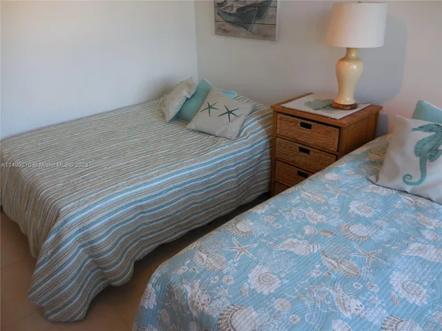 $5,300 | 5151 Collins Avenue, Unit 519, Miami Beach, FL 33140