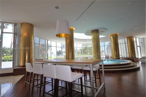 $5,300 | 5151 Collins Avenue, Unit 519, Miami Beach, FL 33140