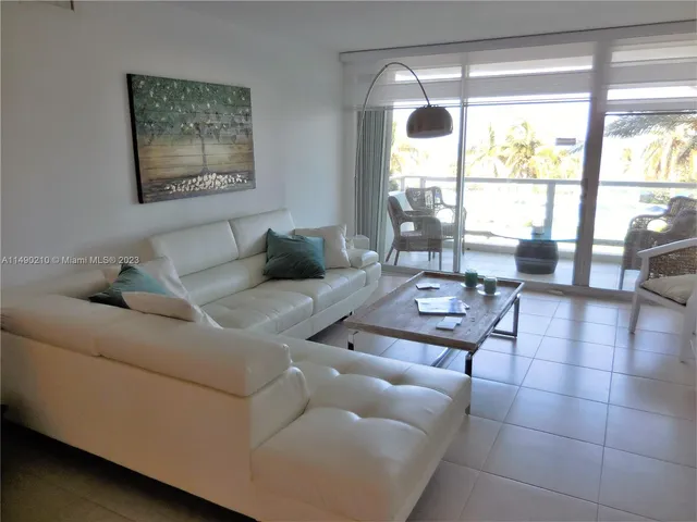 $5,300 | 5151 Collins Avenue, Unit 519, Miami Beach, FL 33140