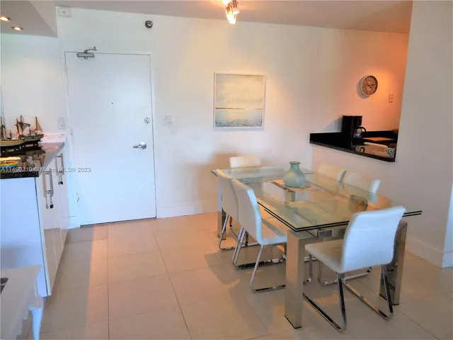 $5,300 | 5151 Collins Avenue, Unit 519, Miami Beach, FL 33140