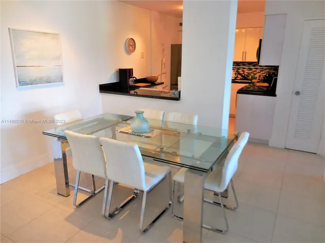 $5,300 | 5151 Collins Avenue, Unit 519, Miami Beach, FL 33140