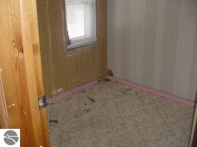 1513 Vanderlip Road Traverse City, MI 49686 - Photo 13 of 15 1700430-12.JPG