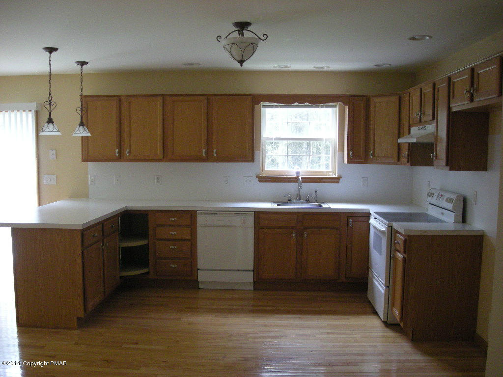 256 Turkey Ridge Kunkletown, PA 18058 - Photo 5 of 15 kitchen
