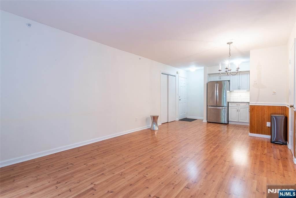 1406 Faulkner Court Mahwah, NJ 07430 - Photo 2 of 25