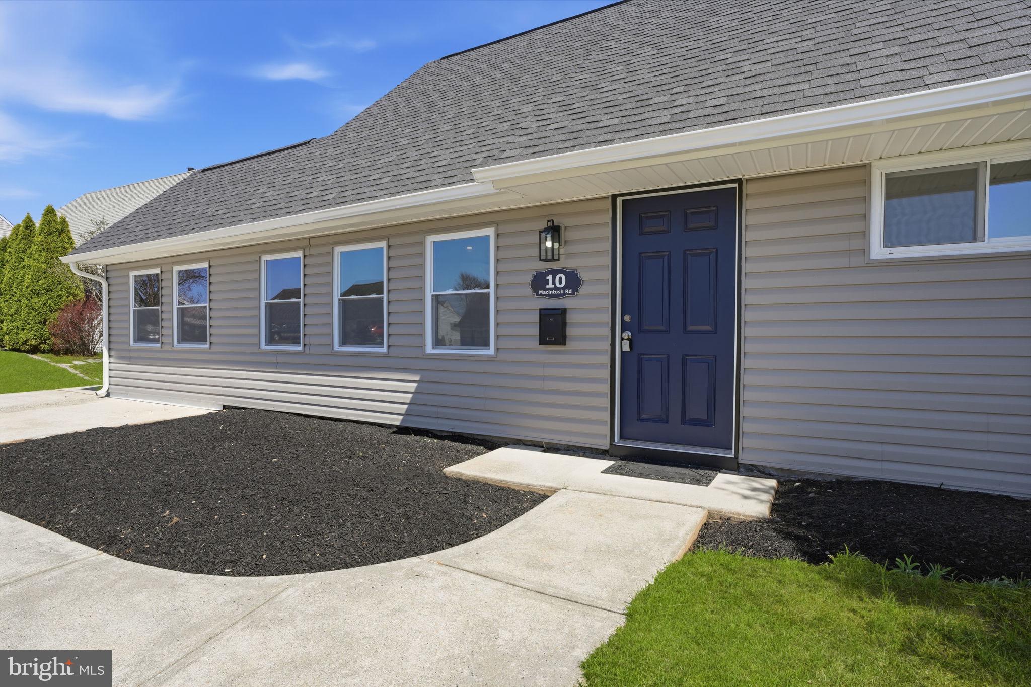 10 MacIntosh Road Levittown, PA 19056 - Photo 3 of 41