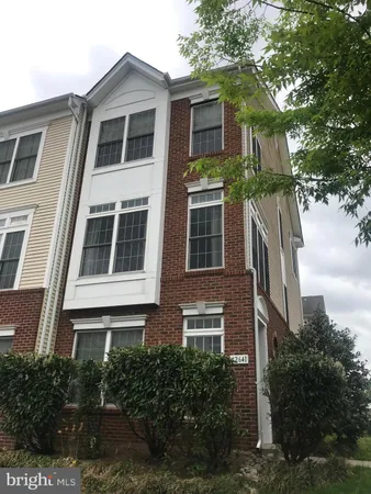 $2,900 | 42641 Homefront Terrace, Chantilly, VA 20152