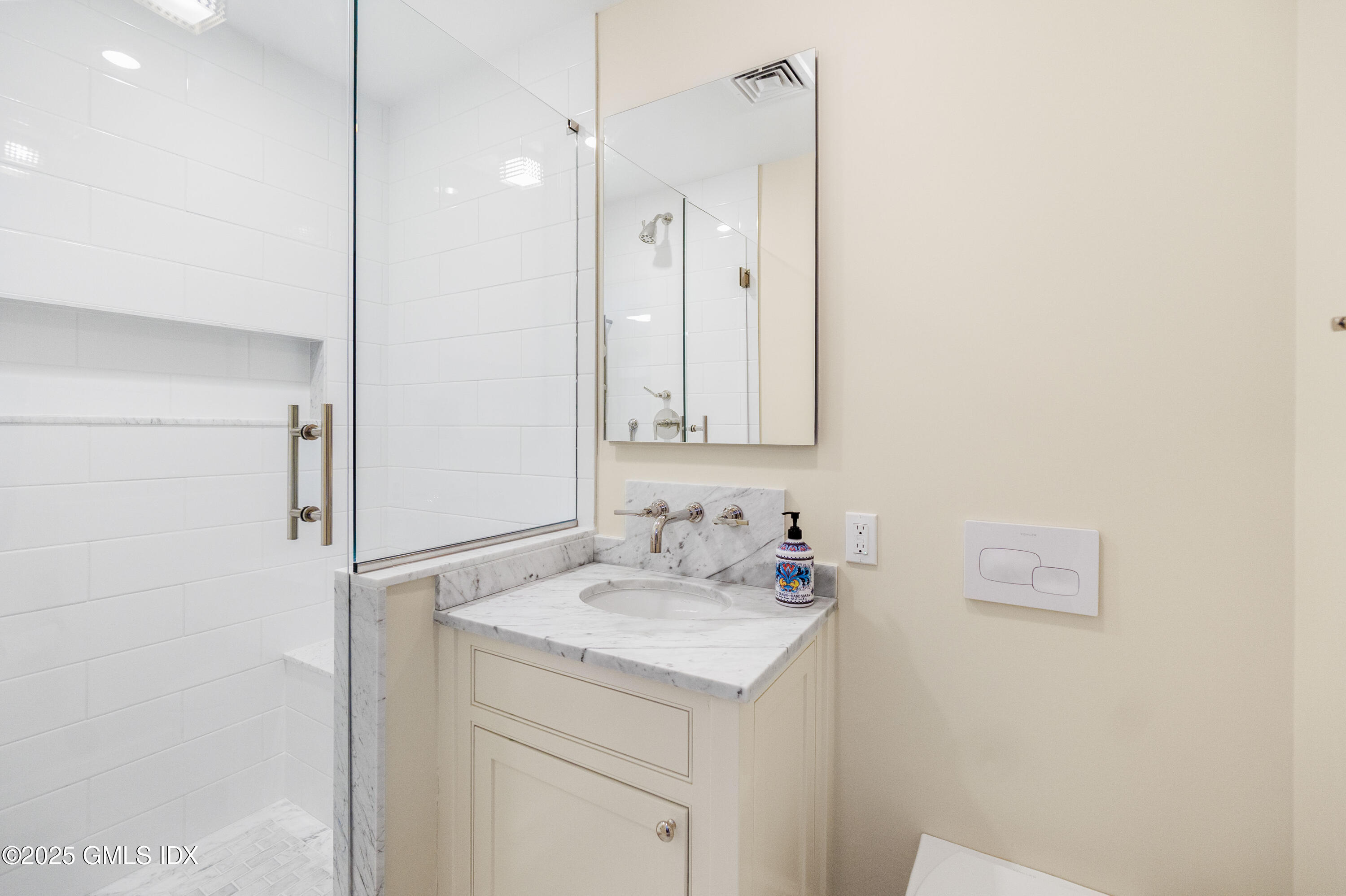 59 Hillside Road Greenwich, CT 06830 - Photo 23 of 35 Bathroom