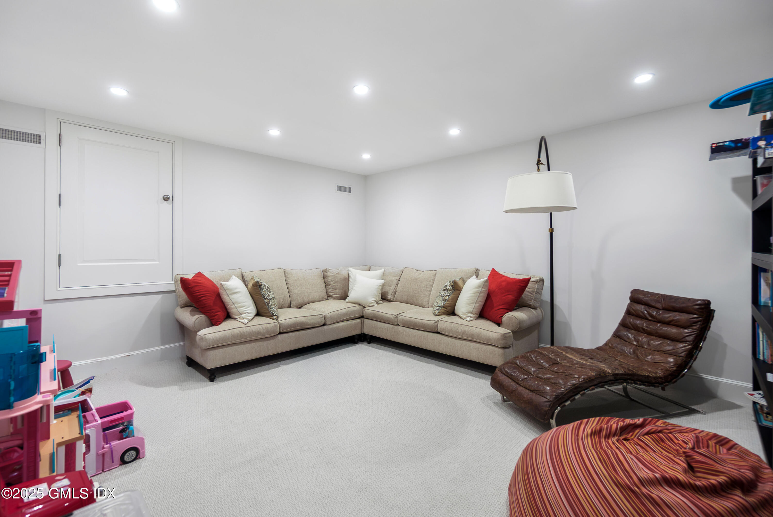 59 Hillside Road Greenwich, CT 06830 - Photo 28 of 35 Playroom