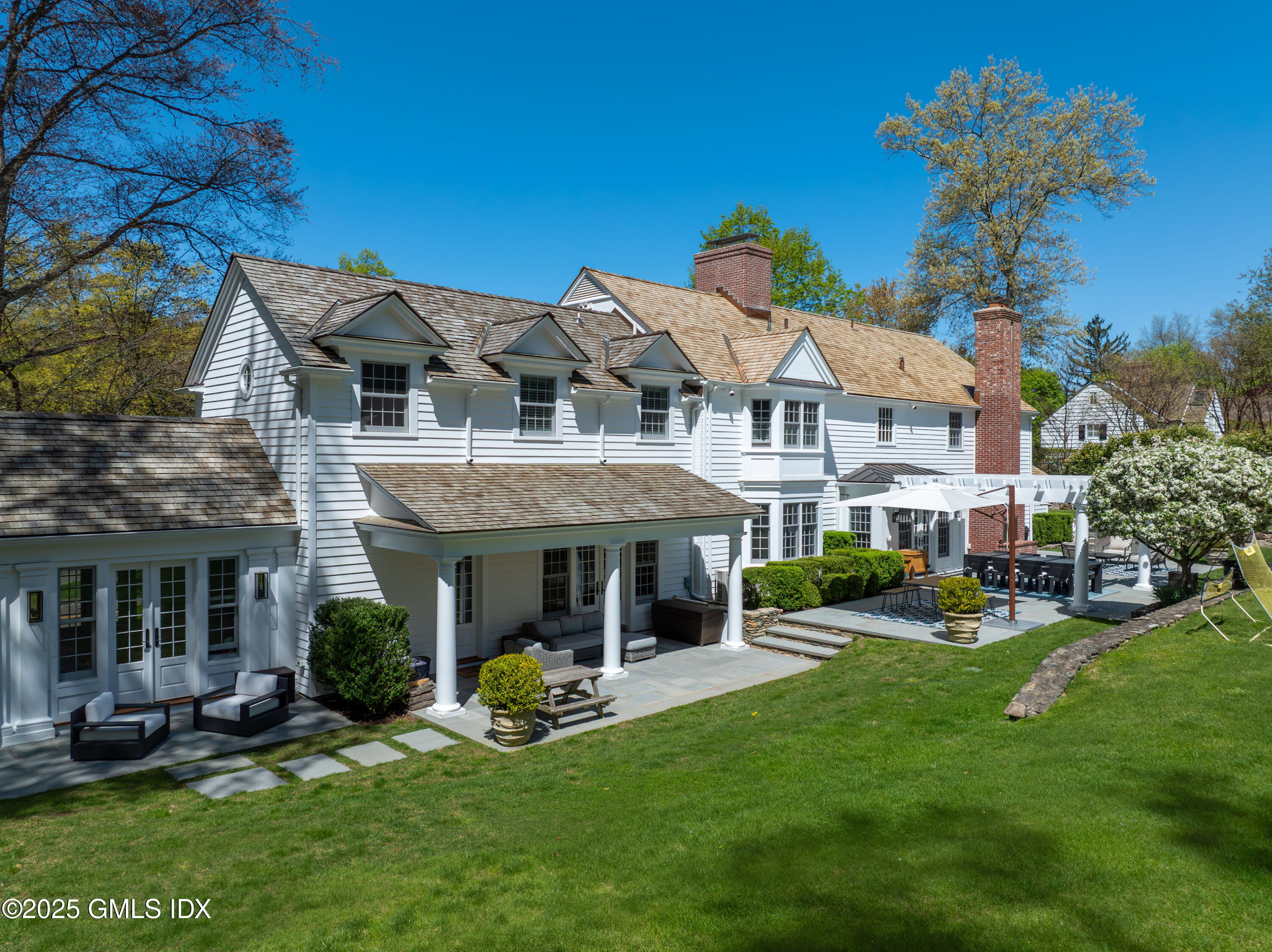 59 Hillside Road Greenwich, CT 06830 - Photo 29 of 35 Exterior Terrace