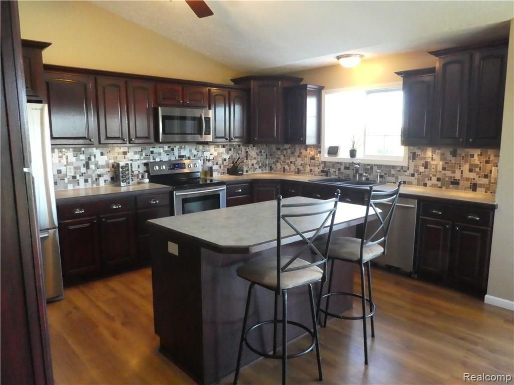 6345 South Lovejoy Perry, MI 48872 - Photo 6 of 32 P1000403.JPG