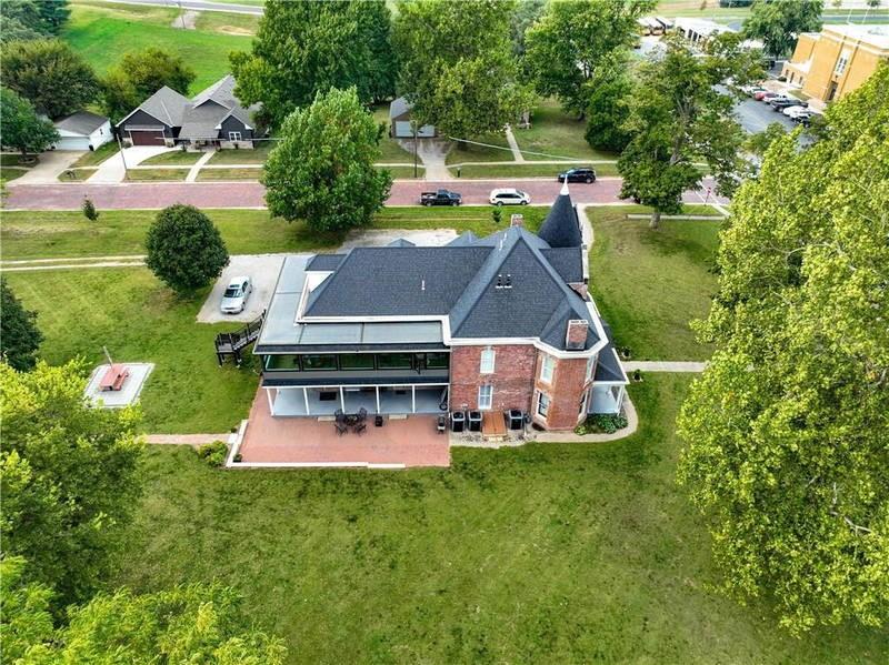 433 West State Street Troy, KS 66087 - Photo 4 of 80