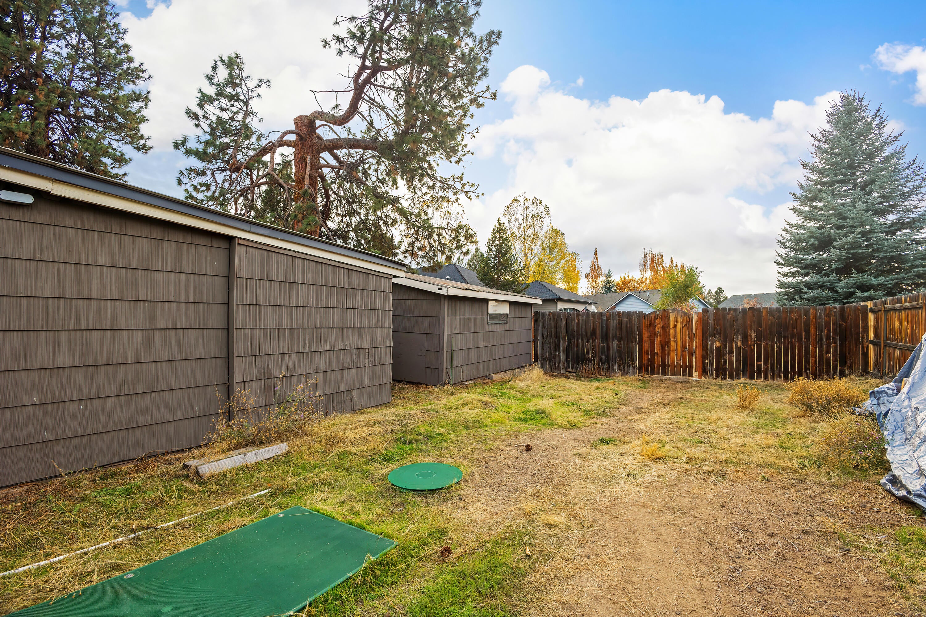 61855 Pettigrew Road Bend, OR 97702 - Photo 27 of 32 More parking