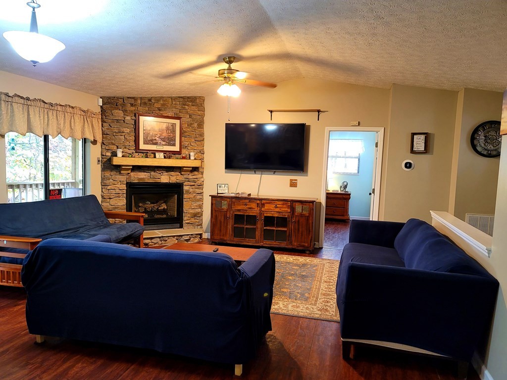742 Lloyd Huskey Road Pigeon Forge, TN 37863 - Photo 12 of 31 Gallery Image 12