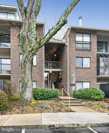 $285,000 | 300 Hilltop Lane, Unit 300B, Annapolis, MD 21403