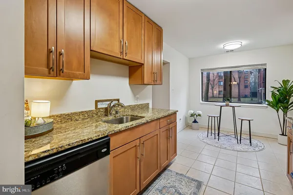 $285,000 | 300 Hilltop Lane, Unit 300B, Annapolis, MD 21403