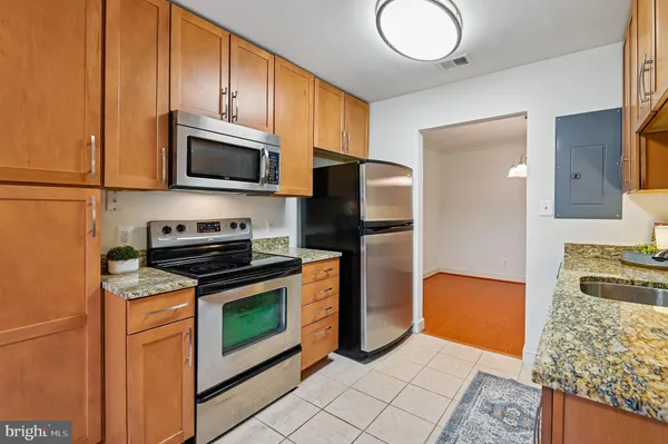 $285,000 | 300 Hilltop Lane, Unit 300B, Annapolis, MD 21403