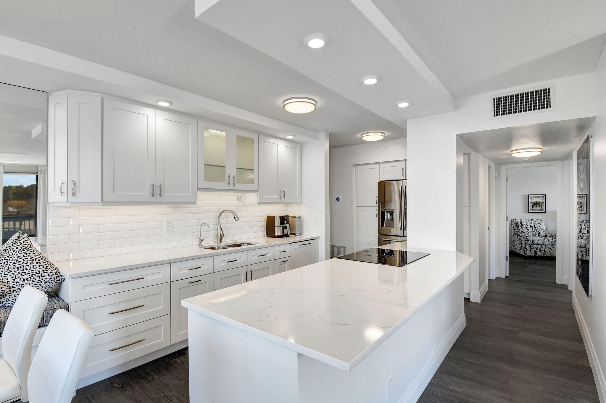 2121 North Ocean Boulevard, Unit 209W Boca Raton, FL 33431 - Photo 4 of 35 Kitchen
