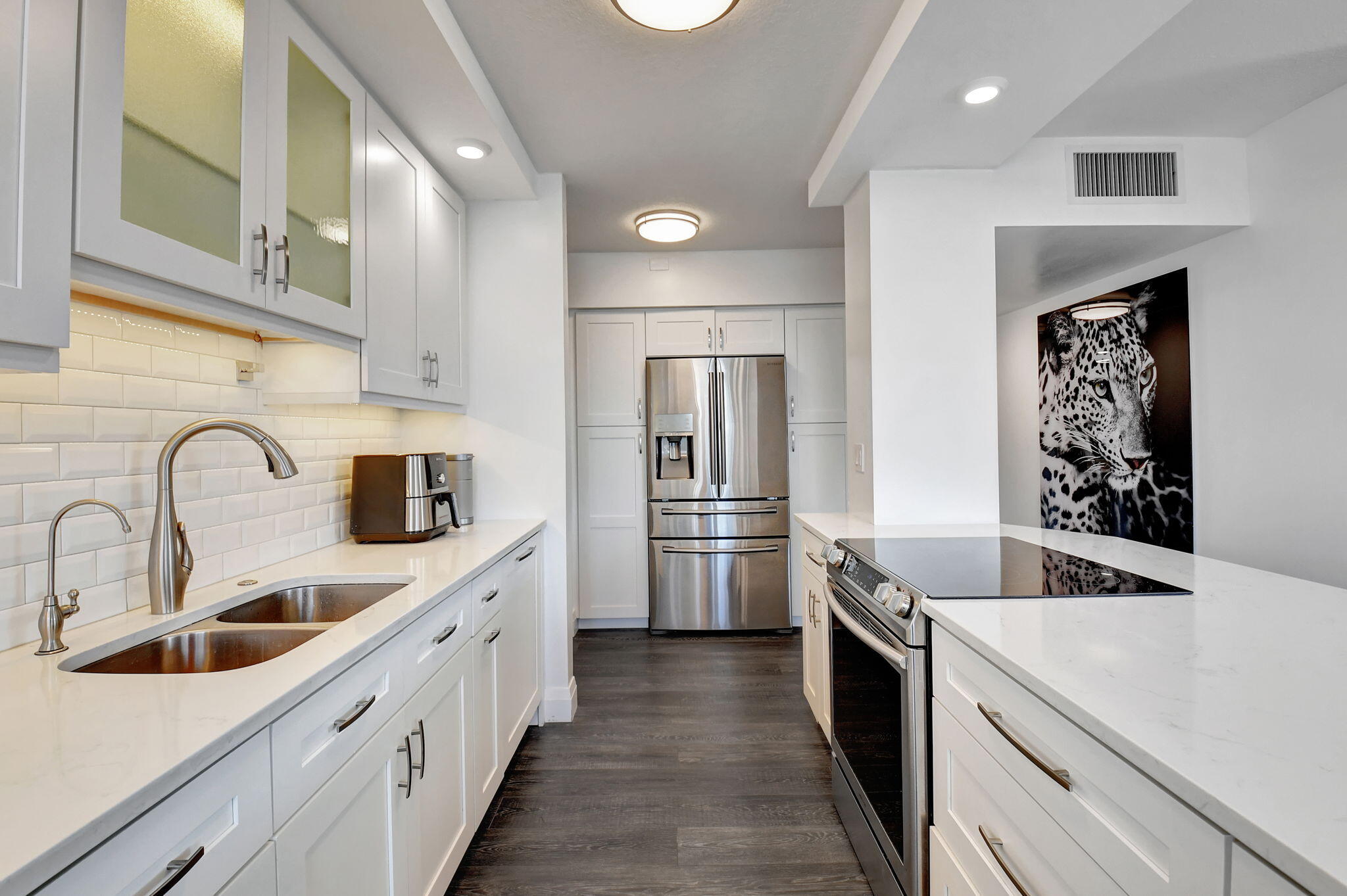 2121 North Ocean Boulevard, Unit 209W Boca Raton, FL 33431 - Photo 5 of 35 Kitchen