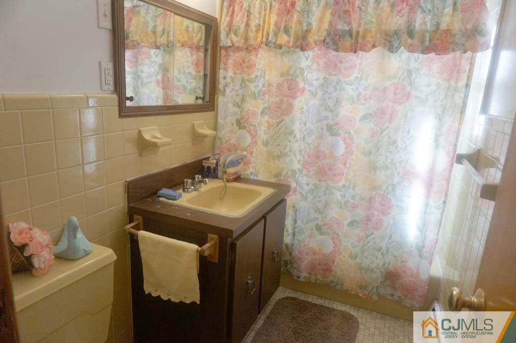 5 Concord Road Iselin, NJ 08830 - Photo 11 of 21 Gallery Image 11