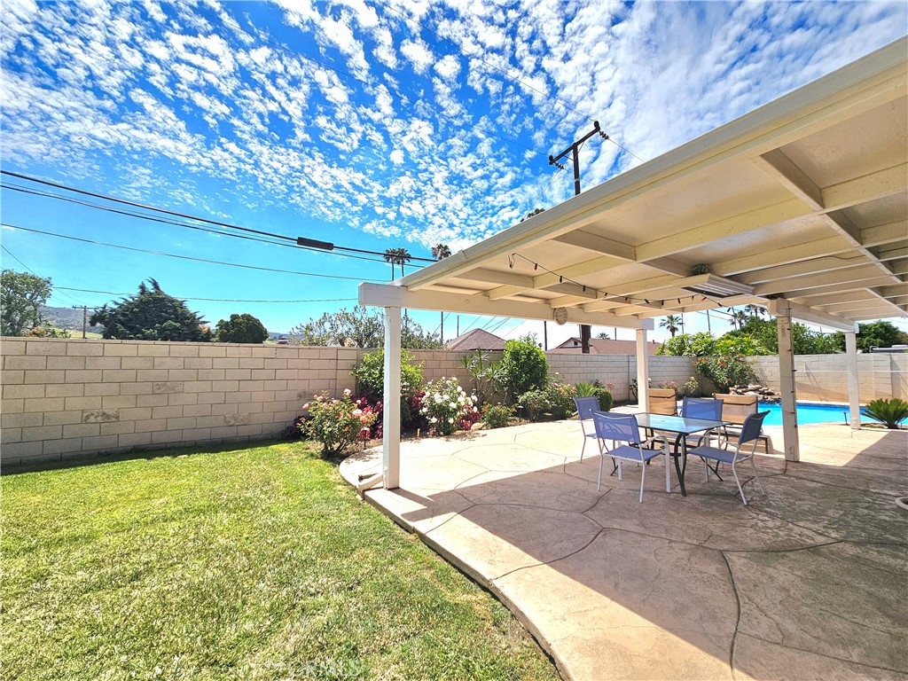 2092 Cutler Street Simi Valley, CA 93065 - Photo 12 of 34