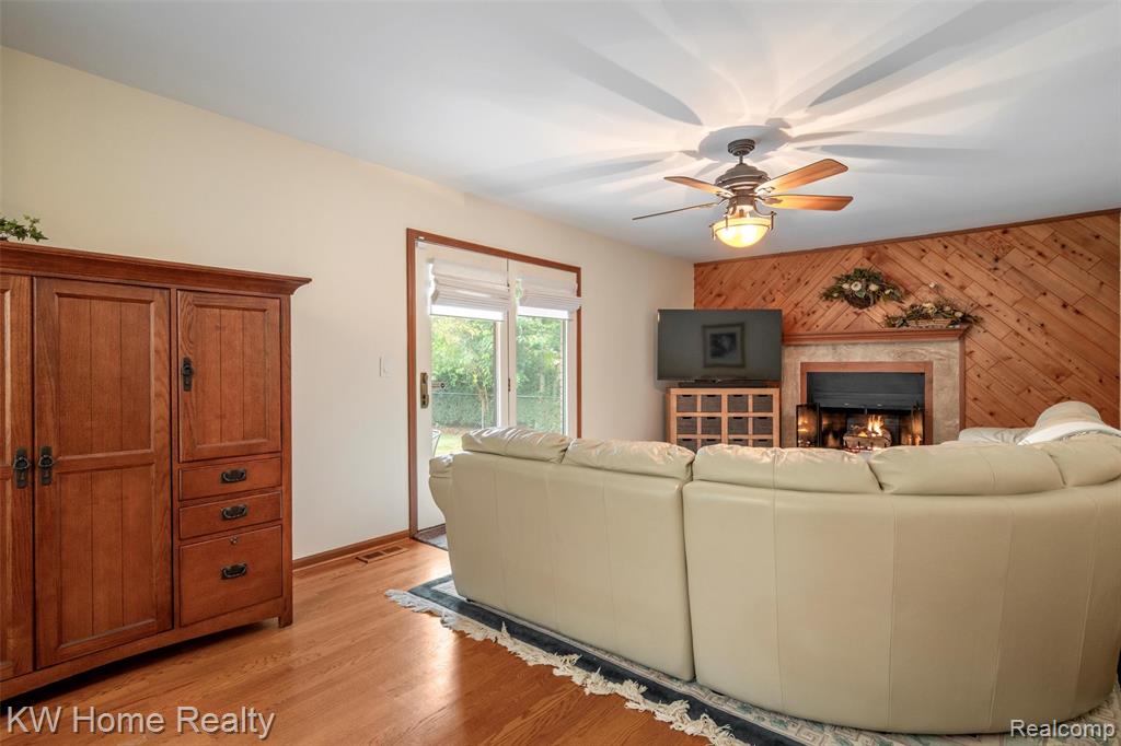 23935 Drake Road Farmington, MI 48335 - Photo 18 of 70
