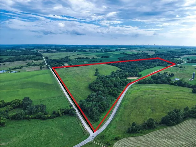 $318,000 | Jj Highway, Hopkins, MO 64461