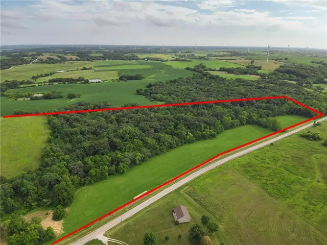 $318,000 | Jj Highway, Hopkins, MO 64461