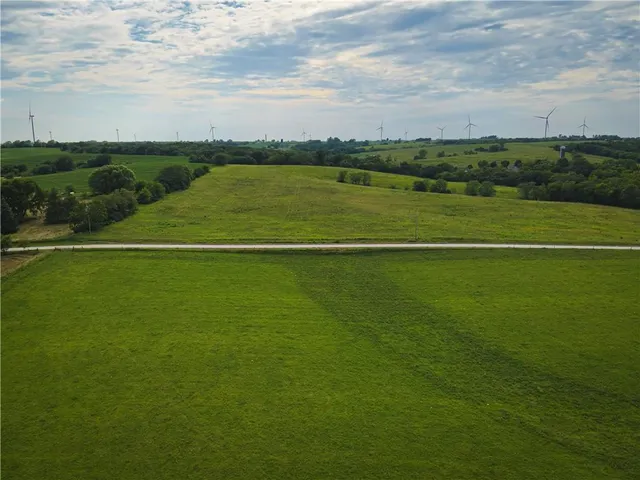 $318,000 | Jj Highway, Hopkins, MO 64461