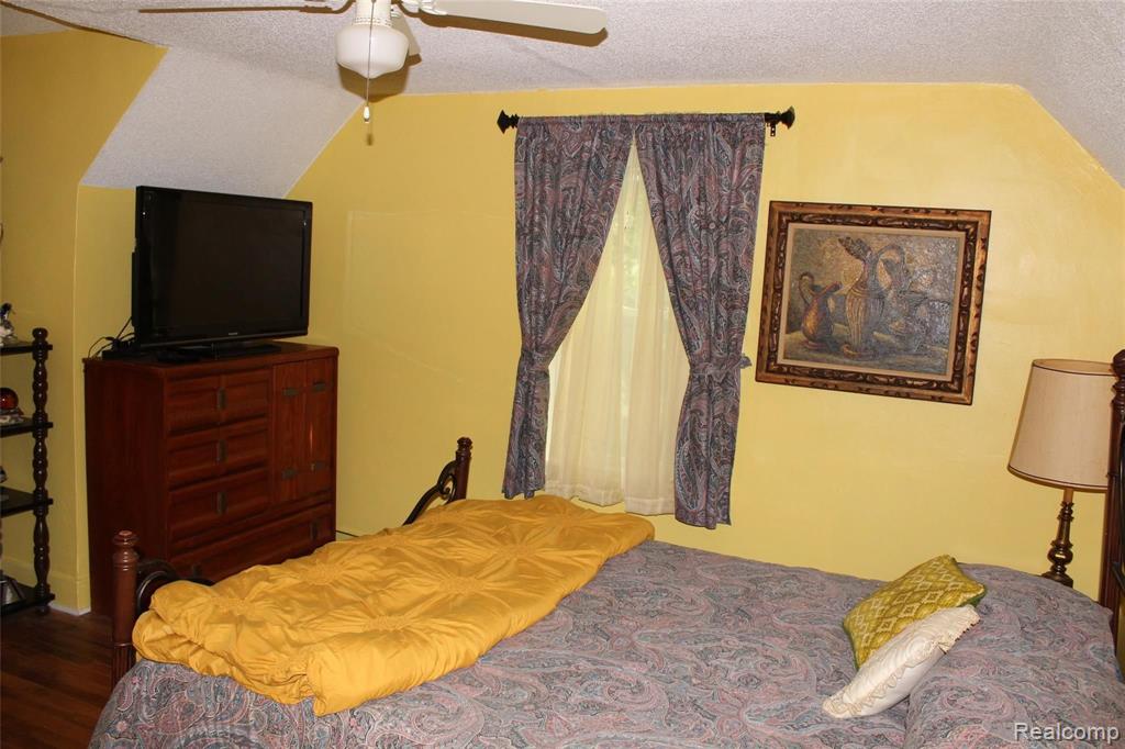 2162 Lavelle Road Flint, MI 48504 - Photo 4 of 13