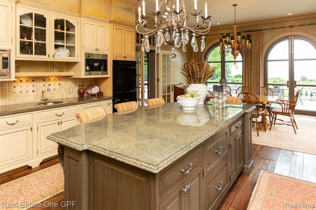992 Lake Shore Road Grosse Pointe Shores, MI 48236 - Photo 25 of 59